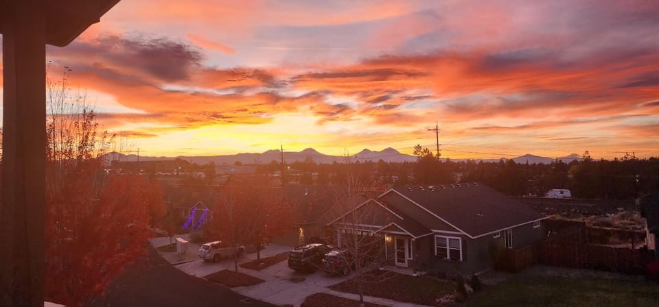 Hunters Circle Bend Home House in Bend