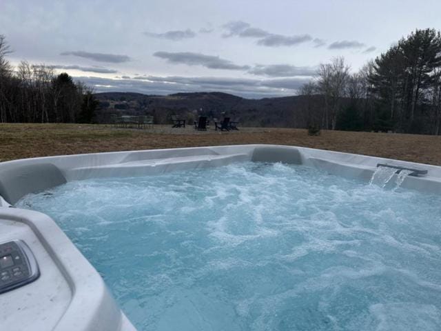 Onyx Ridge Breathtaking Views 14 Acres House in Jeffersonville