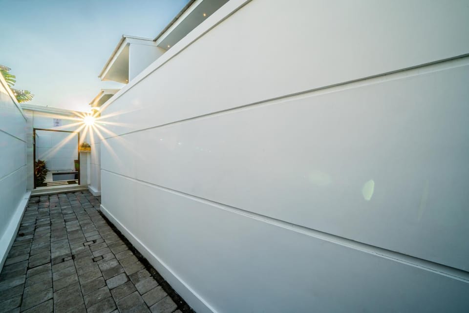 Property building, Day