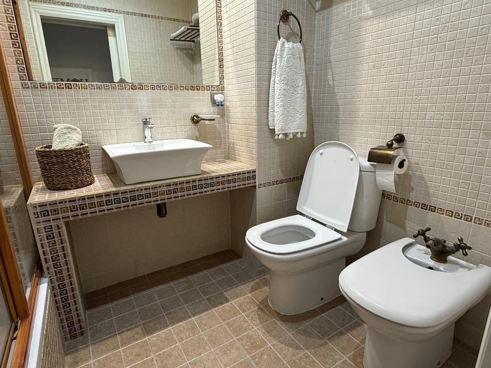 Bathroom, towels