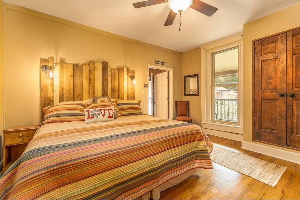 Bed, Bathroom, Bedroom, Mountain view, storage