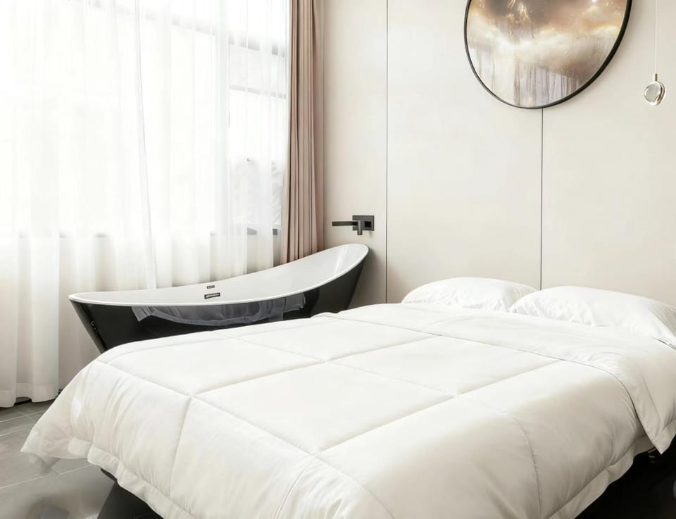 Bed, Photo of the whole room, Bedroom