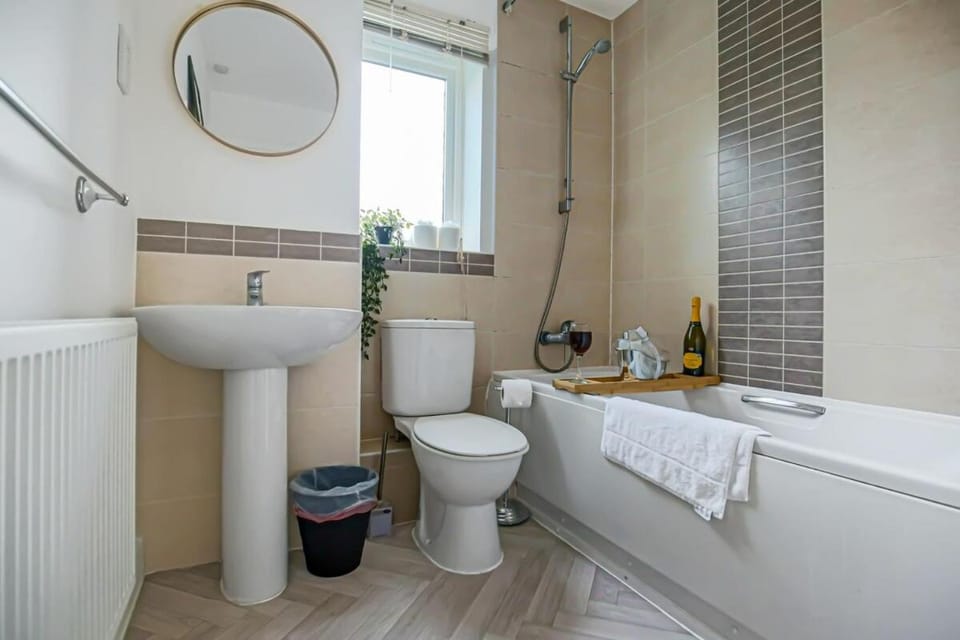 Toilet, Bathroom, Bath