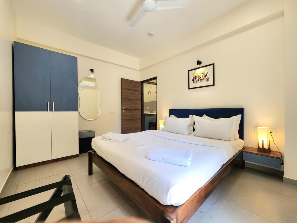 Bed, Photo of the whole room, Bedroom, wardrobe
