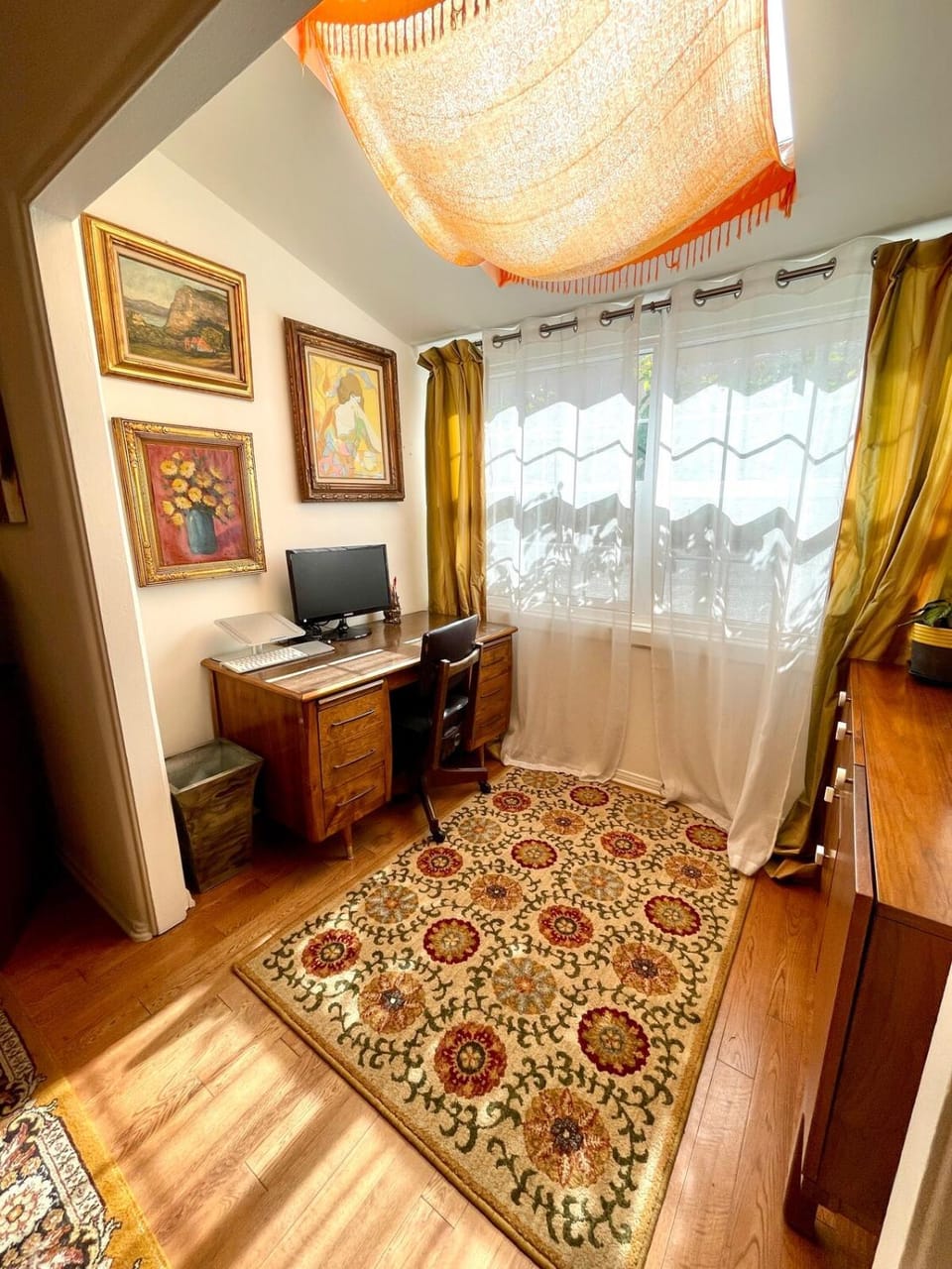Photo of the whole room