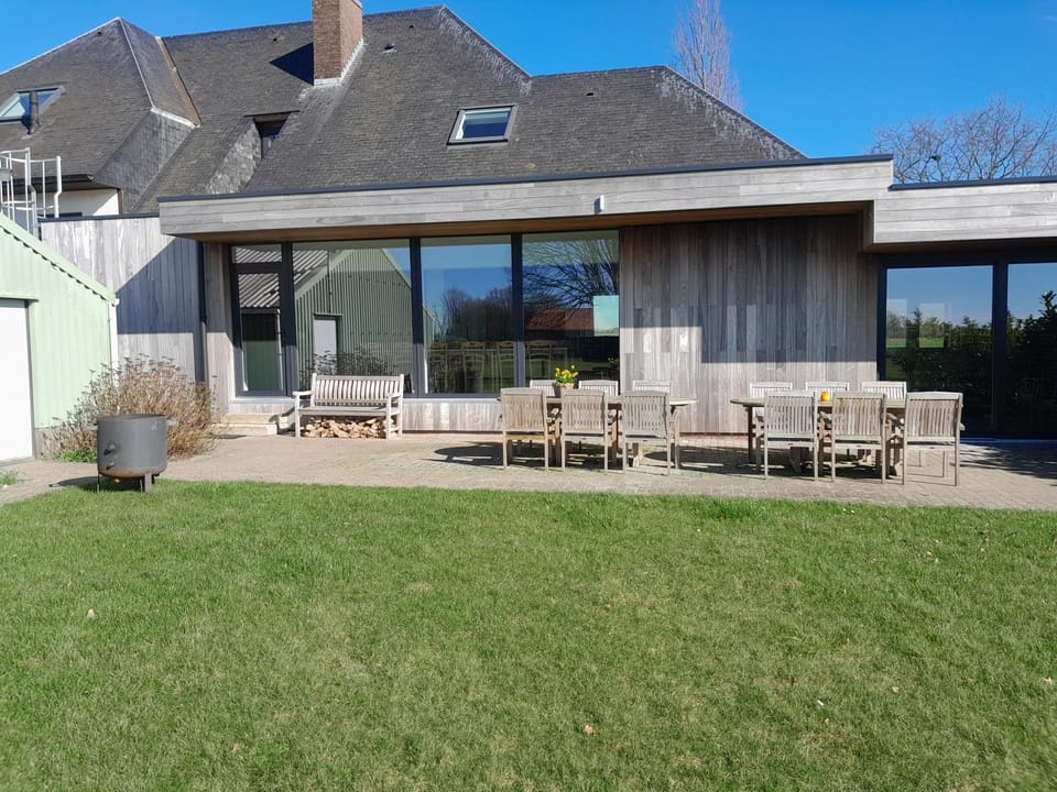 Spring, Day, Garden, Dining area