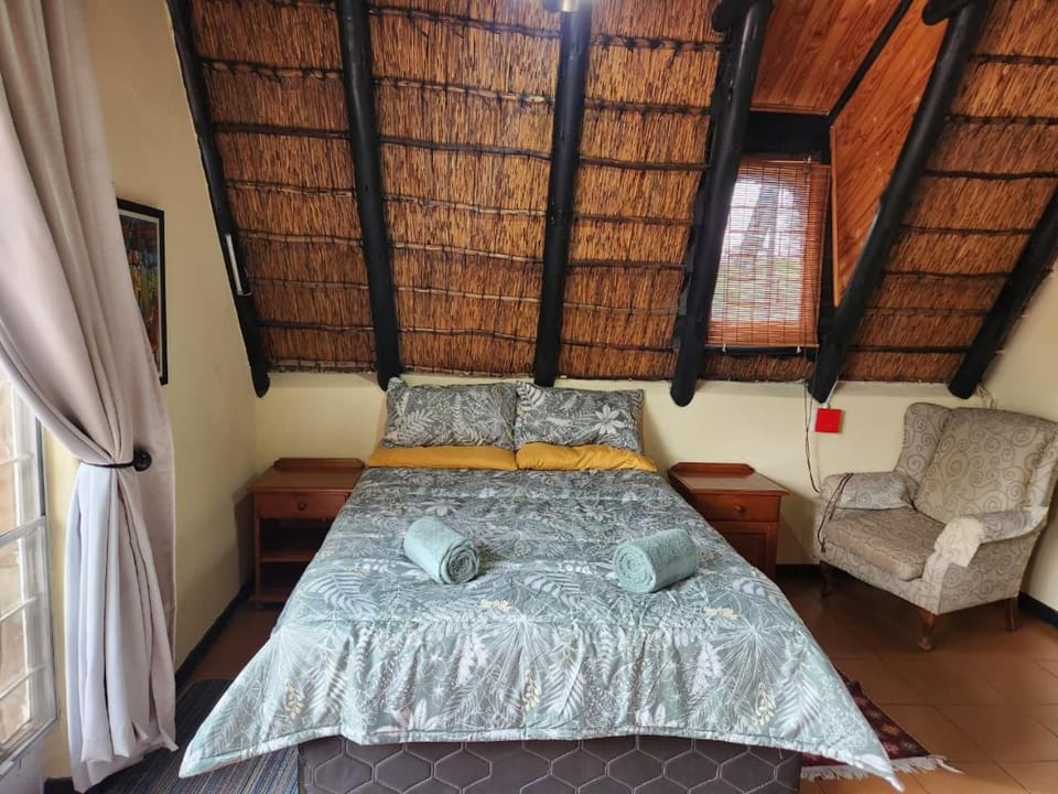 Bed, Living room