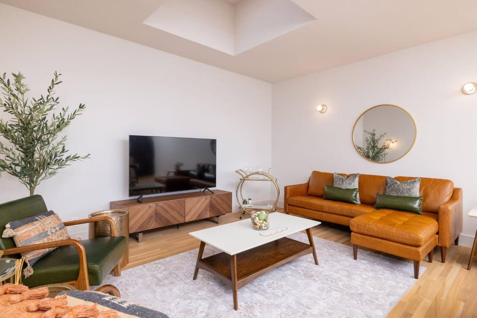 TV and multimedia, Living room, Photo of the whole room, Seating area