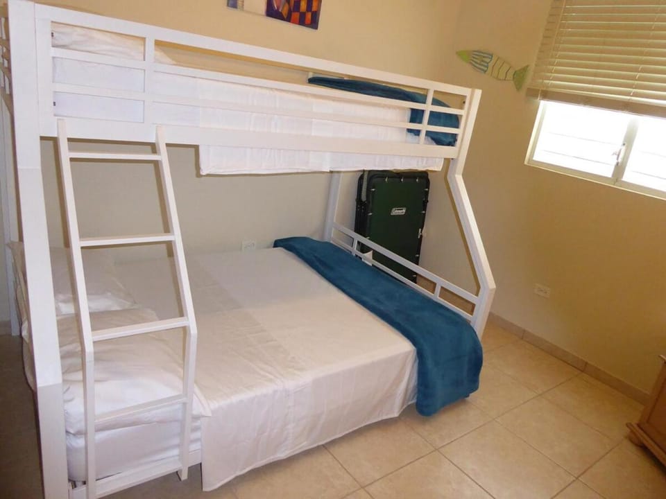 Casa Isla Azul, 4BR-3Ba-2Kit Wi-Fi, AC, Pool, Solar Power Boqueron Puerto Rico Walk to El Poblado Cabo Rojo House in Caribbean