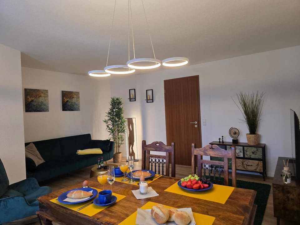 Living room, Photo of the whole room, Dining area