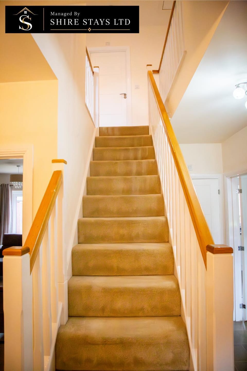 STYLISH & SPACIOUS 4 BEDROOM HOUSE - FREE DRIVEWAY PARKiNG House in Shrewsbury