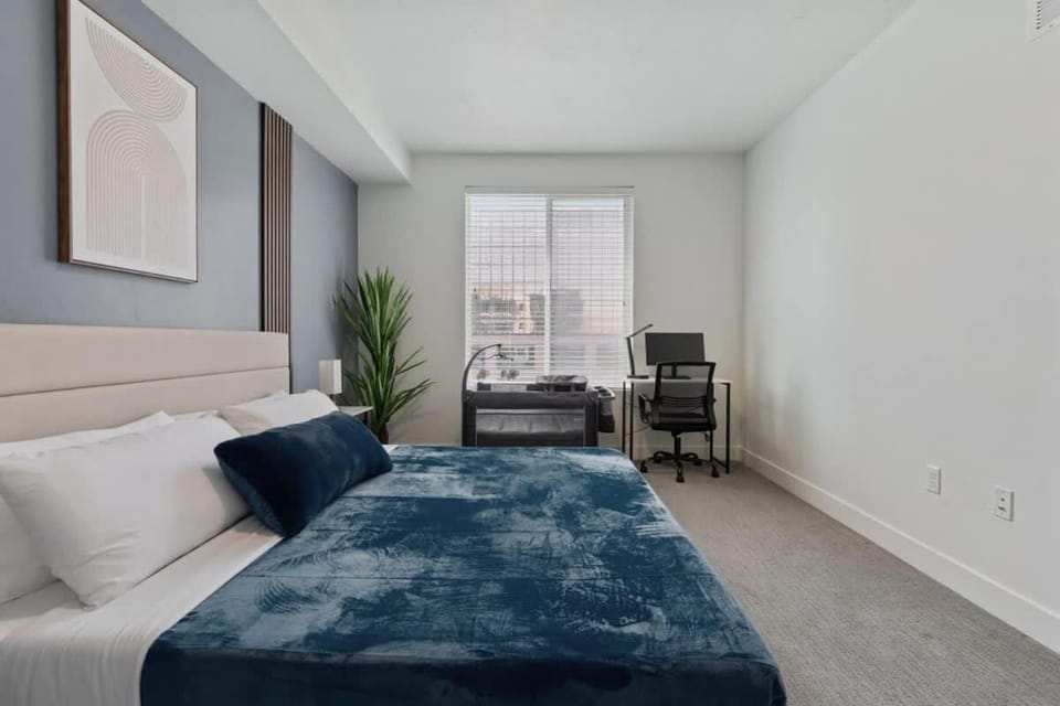 Bright 2BR 2BA Stay in SLC w Balcony Apartment in Salt Lake City