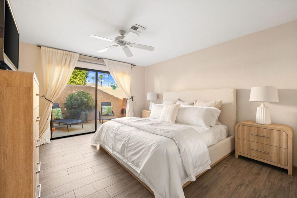 Ironwood Desert Retreat with Private Jacuzzi & Scenic Views Apartment in Palm Desert