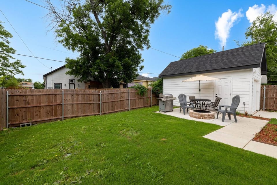 BBQ facilities, Garden, Seating area