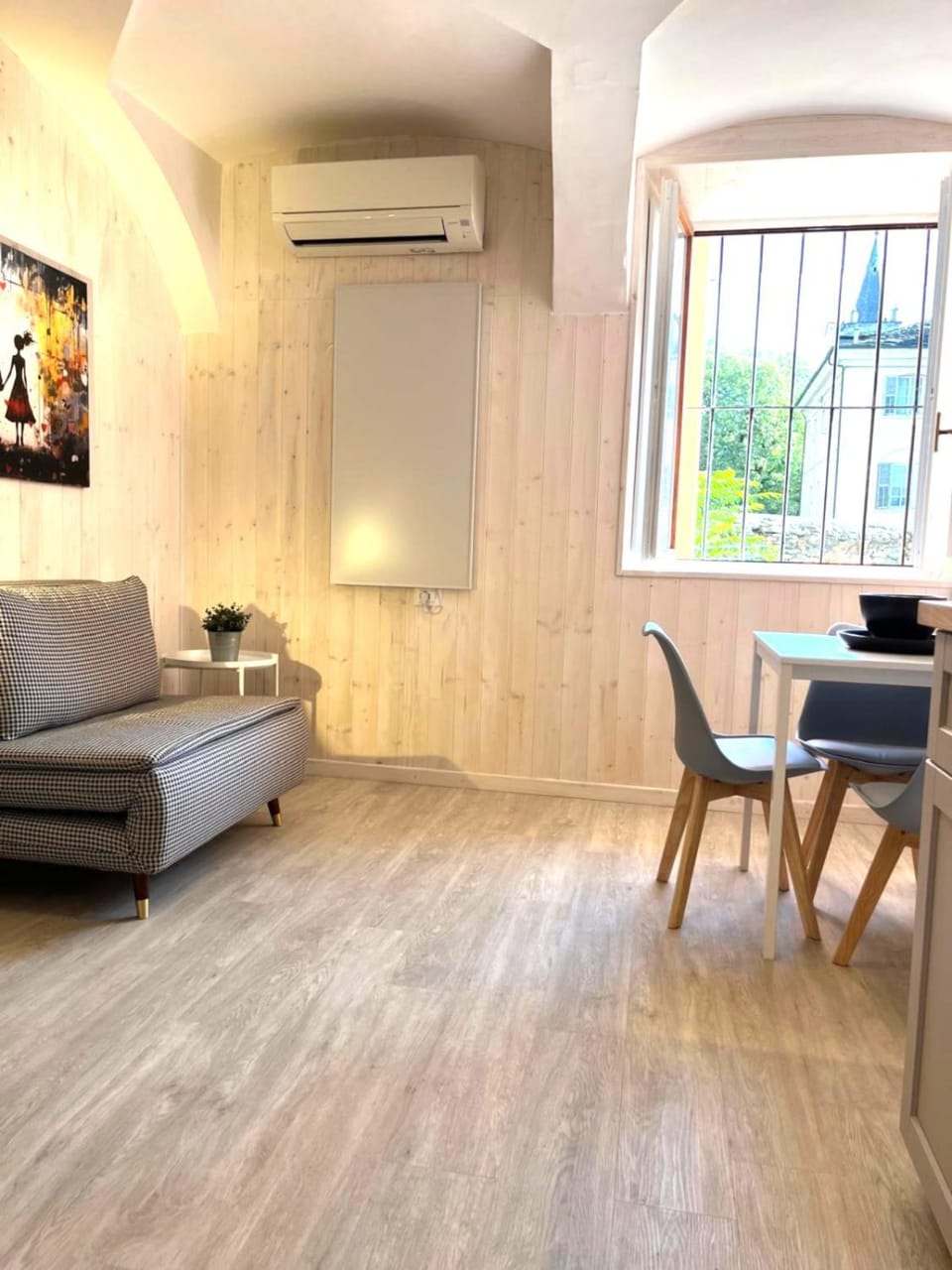Living room, air conditioner