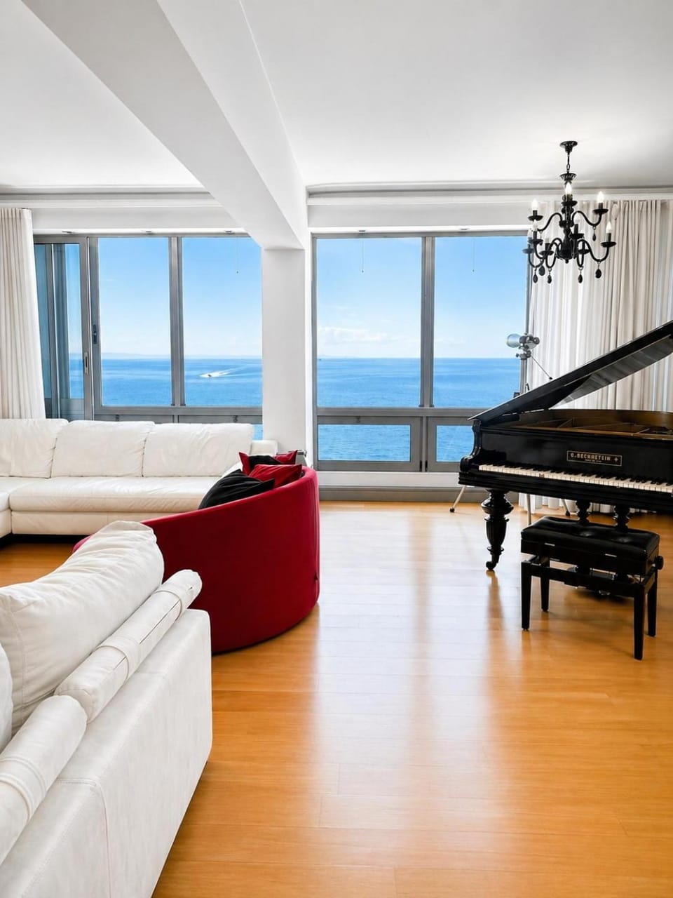 Living room, Location