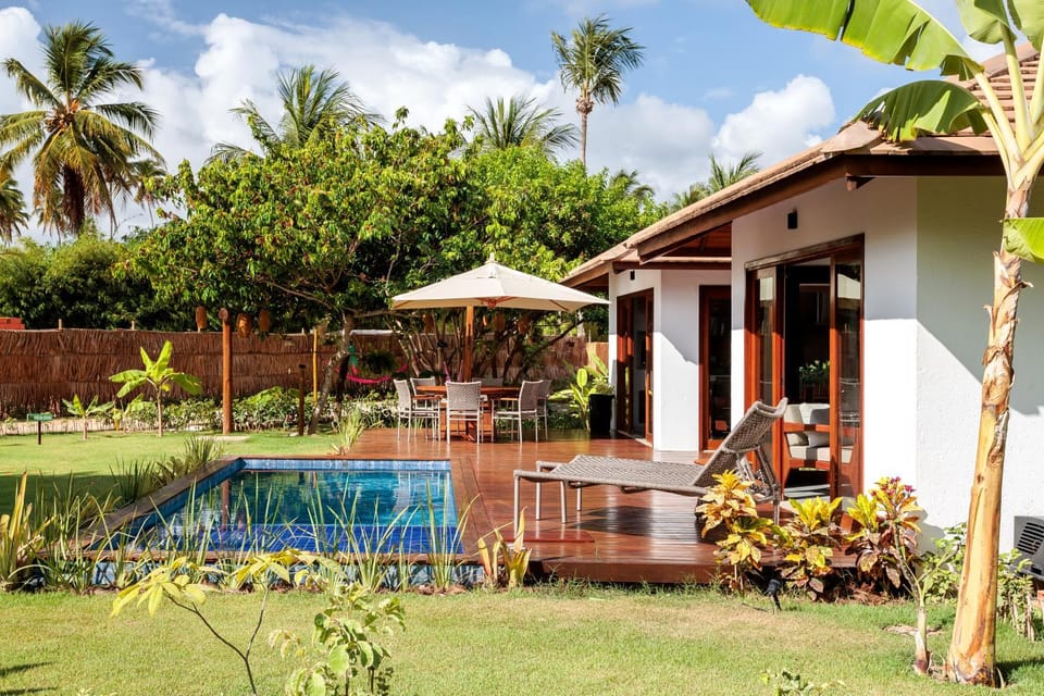 Property building, Patio, Day, Garden, Garden view, Pool view, Swimming pool, sunbed
