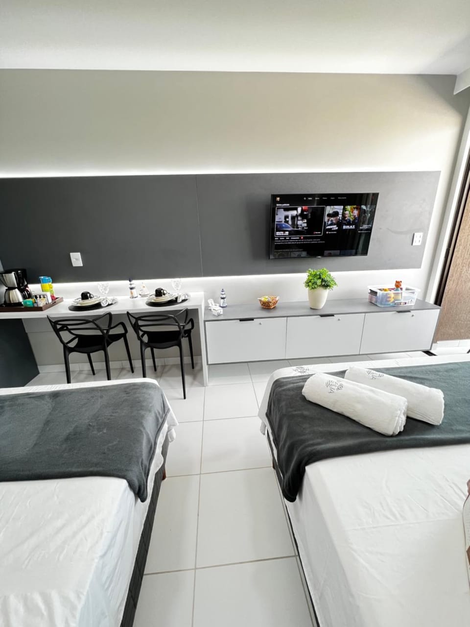 Communal lounge/ TV room, Bed, TV and multimedia, Photo of the whole room, Bedroom, towels