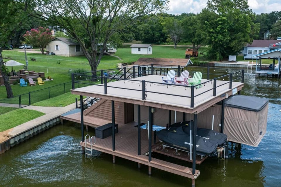 View (from property/room), Balcony/Terrace, Lake view
