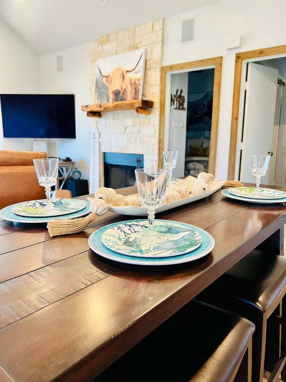 Kitchen or kitchenette, Dining area, Meals