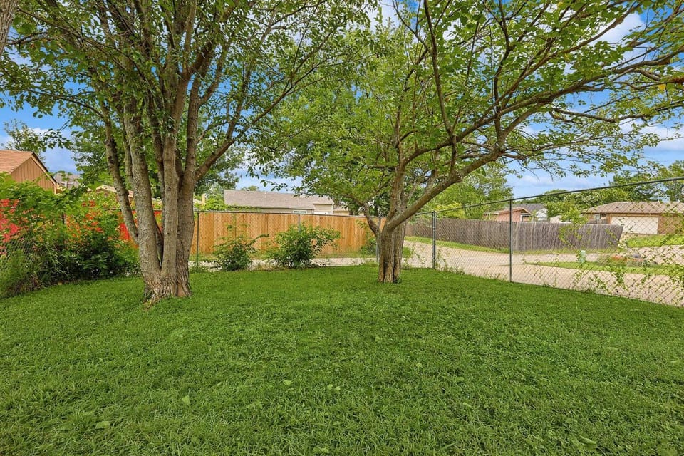 Property building, Garden, View (from property/room), Garden view