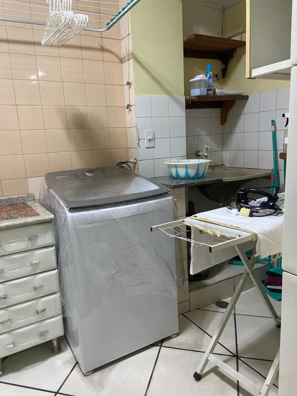 1 suíte cama king, 2 quartos com camas casal, 1 garagem, próx Basílica Apartment in Belém