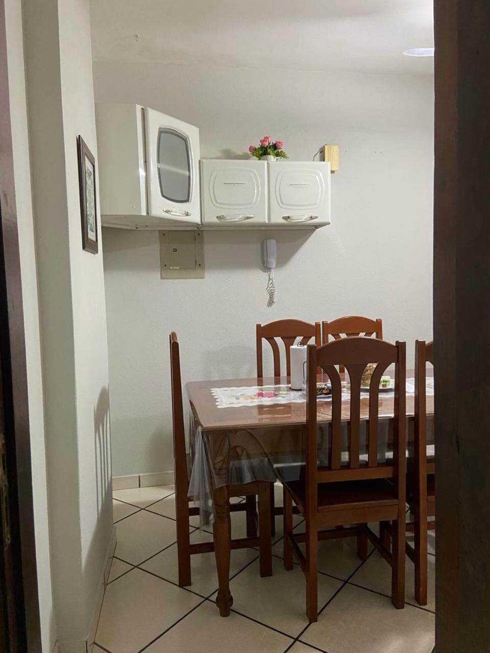 1 suíte cama king, 2 quartos com camas casal, 1 garagem, próx Basílica Apartment in Belém