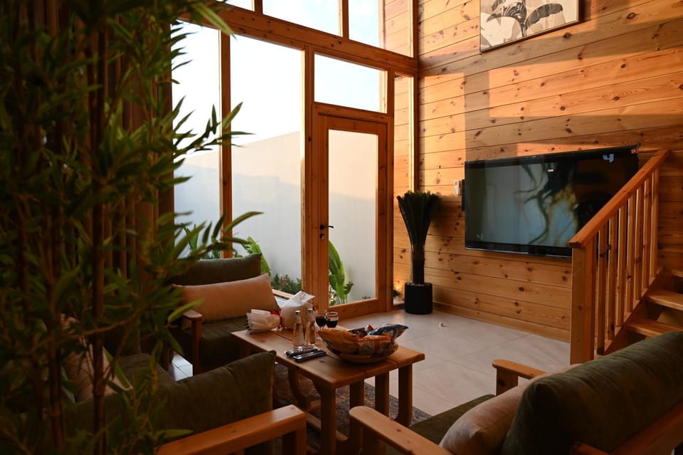Property building, TV and multimedia, Living room