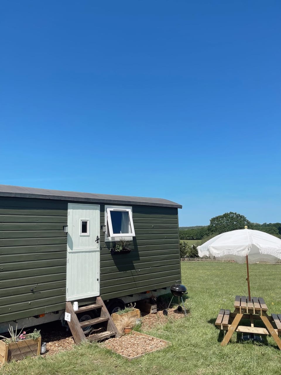 Meadow View Country Park Campground/ 
RV Resort in East Dorset District