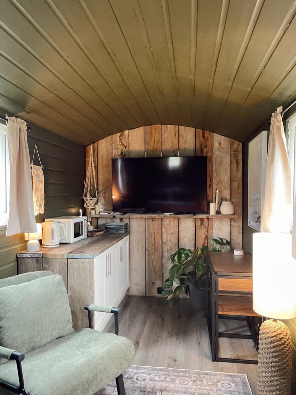 Meadow View Country Park Campground/ 
RV Resort in East Dorset District