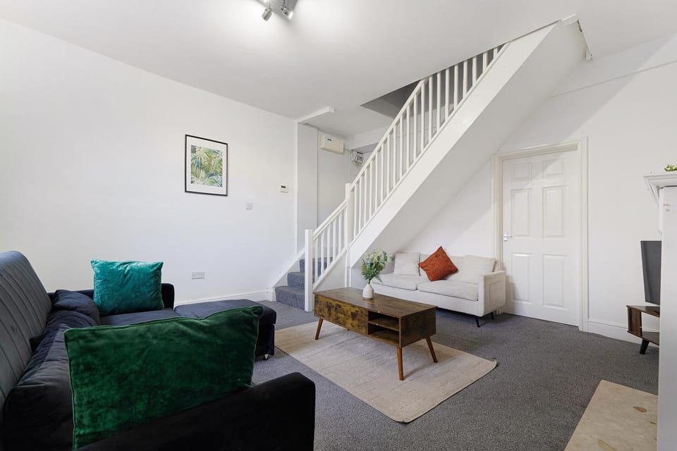 Sleep with us Apartment in England