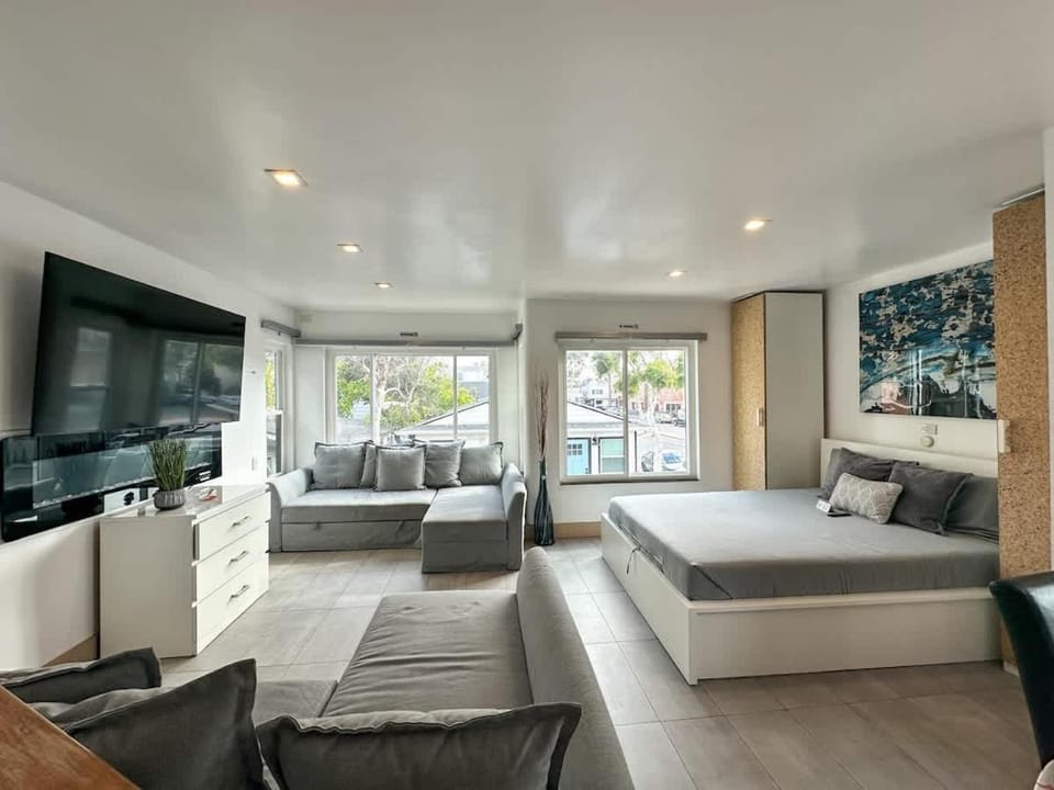 Mission Beach Loft Garage Steps 2 Ocean House in Mission Beach