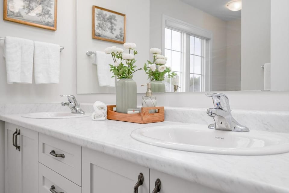 Stylish and Cozy Muskoka Vacation Home House in Gravenhurst