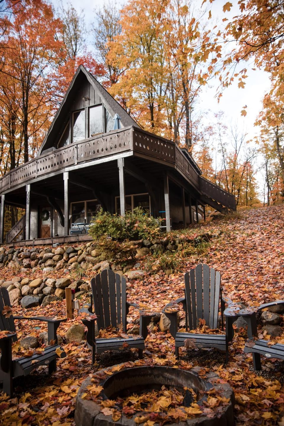 Cozy A-FrameKing BedGolfFire PitSchuss House in Michigan