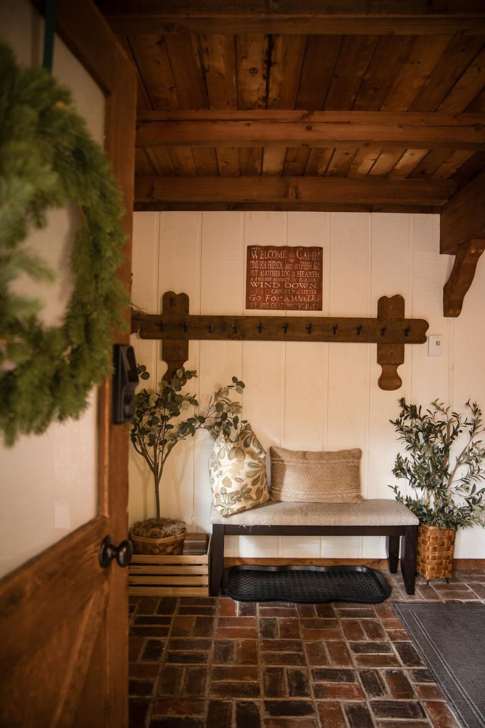 Cozy A-FrameKing BedGolfFire PitSchuss House in Michigan