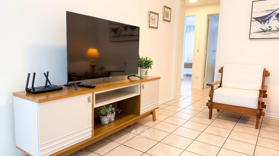 Communal lounge/ TV room, TV and multimedia, Living room