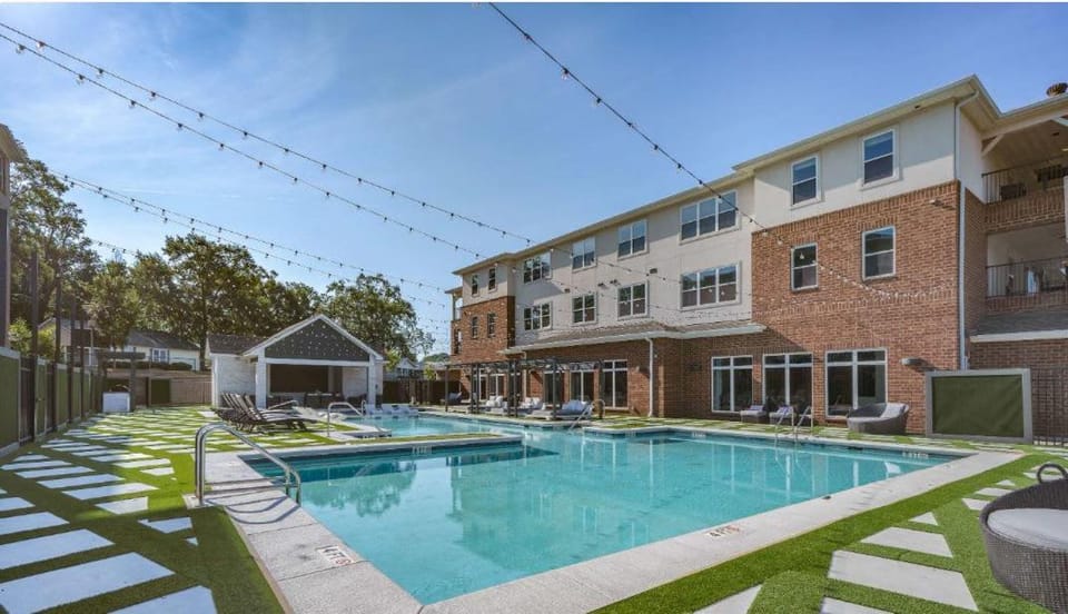 High Cotton - 3BR 3BA Condo Near UA with Pool & Gym House in Tuscaloosa