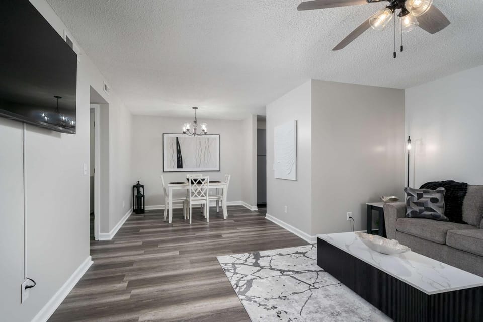 Grand Lakes Condo - Renovated 2BR-1 5BA Condo - Near UA House in Northport