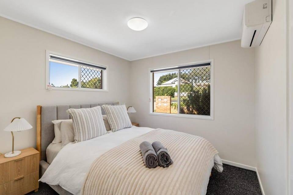 Modern Comfort in Quiet Neighbourhood! Apartment in Toowoomba
