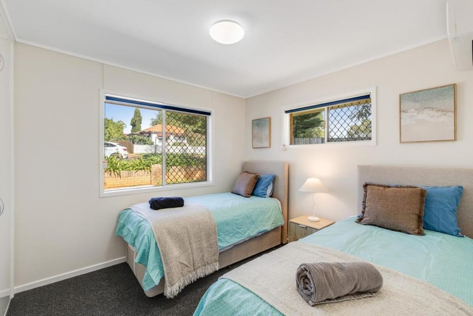 Modern Comfort in Quiet Neighbourhood! Apartment in Toowoomba