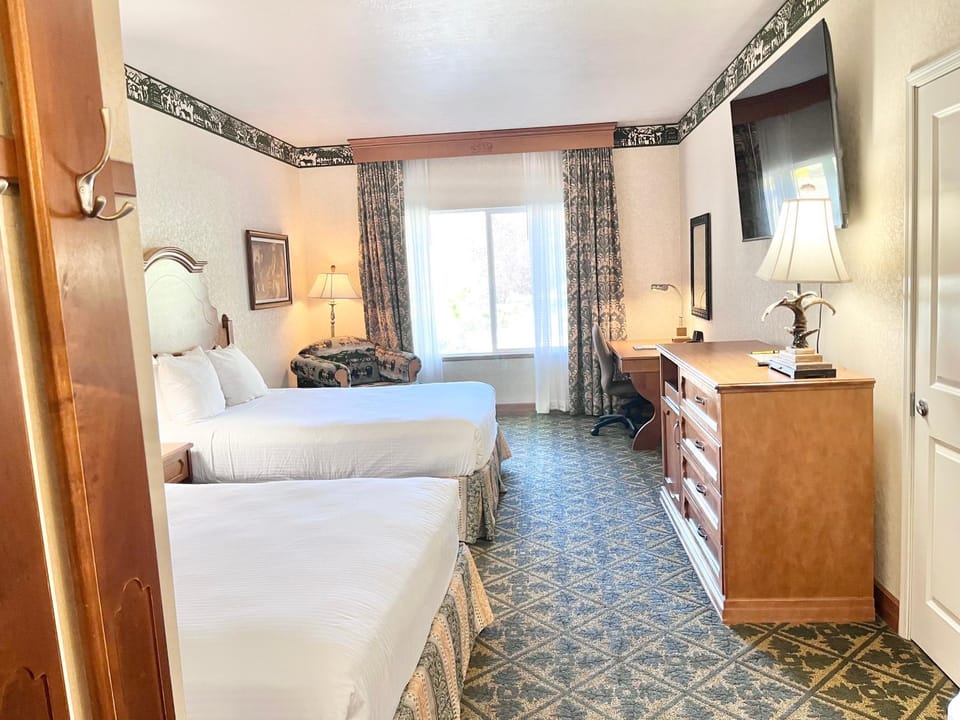 Bright & Comfy Double Queen Suite at Zermatt - 206 Apartment in Midway