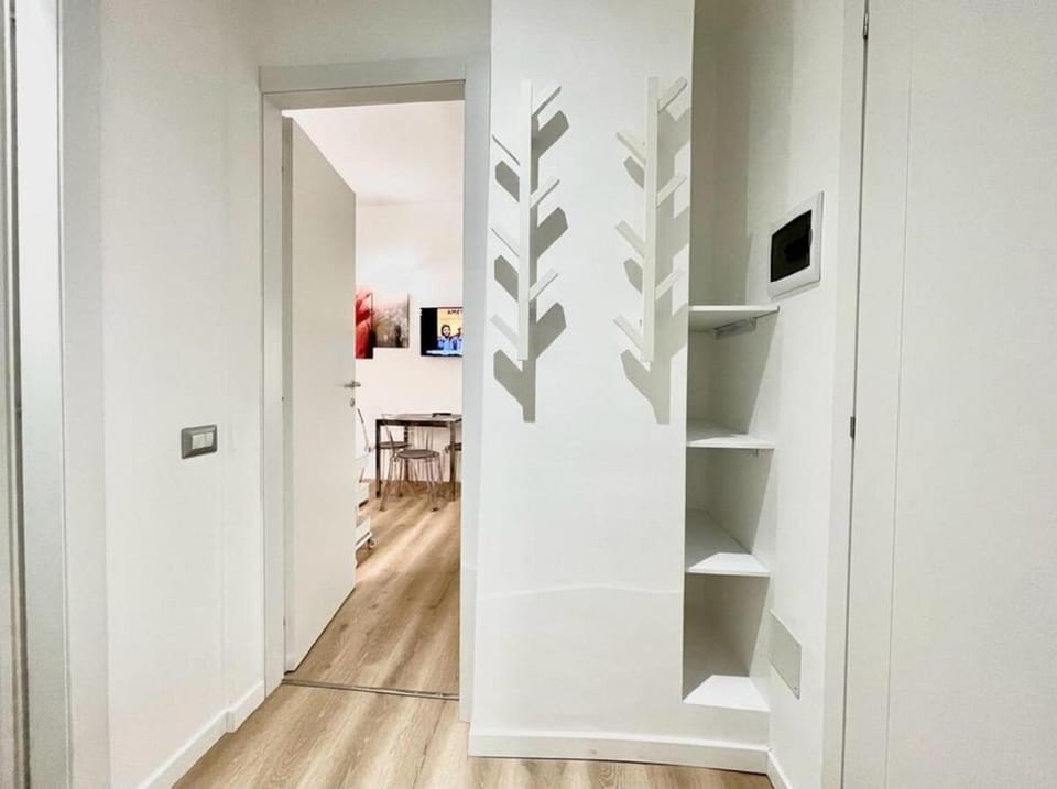 Cozy apartment on an upper floor near Missori and Vetra Metro station - W3 Apartment in Milan