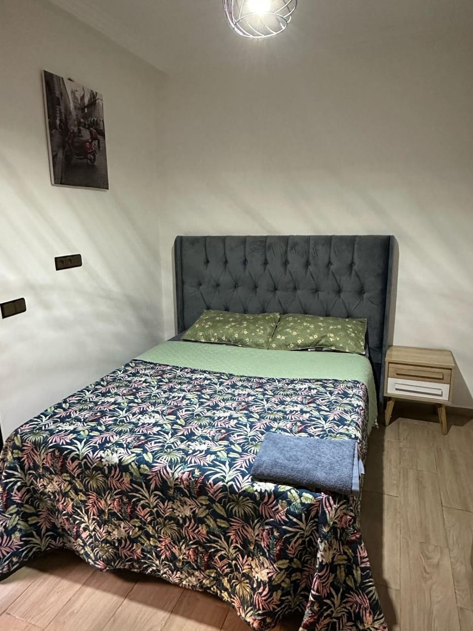 Bed, Photo of the whole room, Bedroom