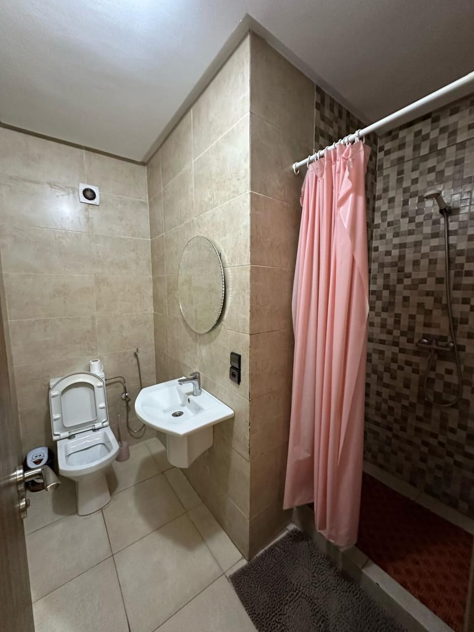 Shower, Toilet, Bathroom, towels