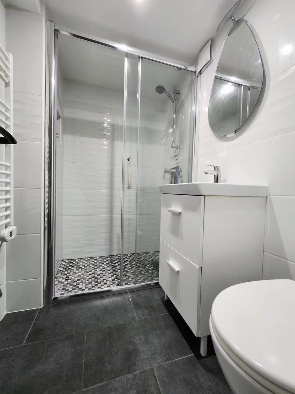 Chambre Privée, Villeron, proche aéroport CDG et Parc Astérix Vacation rental in Île-de-France