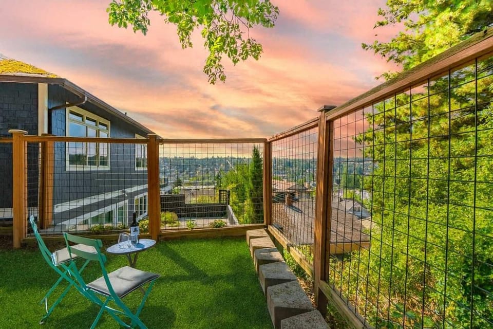 Fremont Bungalow with Backyard View Seattle House in Fremont
