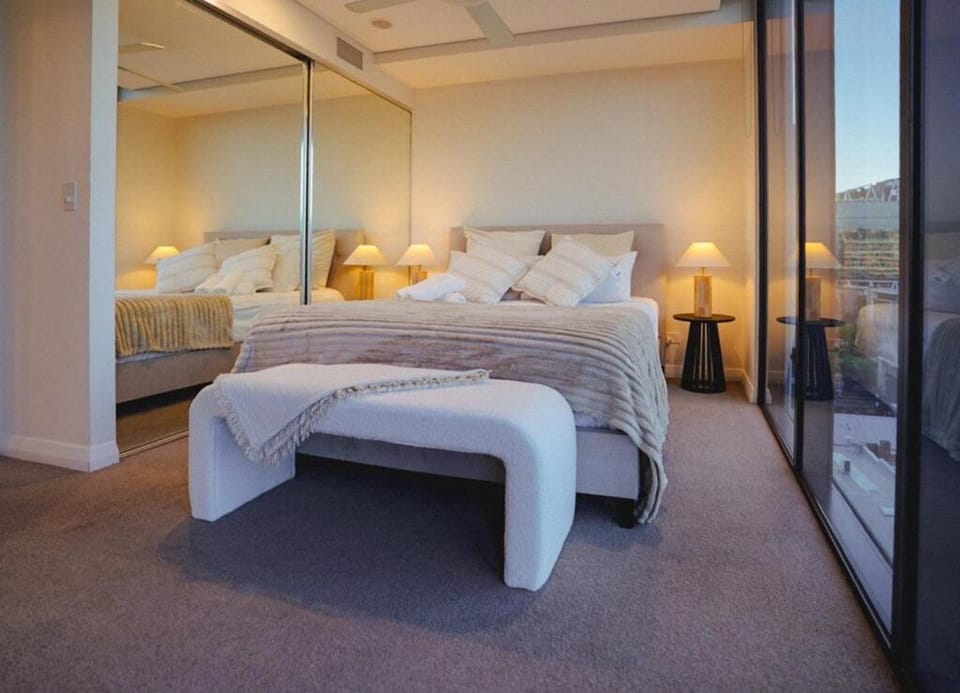View (from property/room), Bedroom, City view