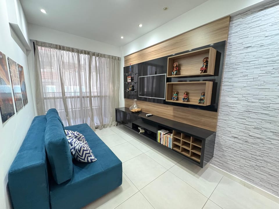 Communal lounge/ TV room, TV and multimedia, Living room, Seating area, Evening entertainment