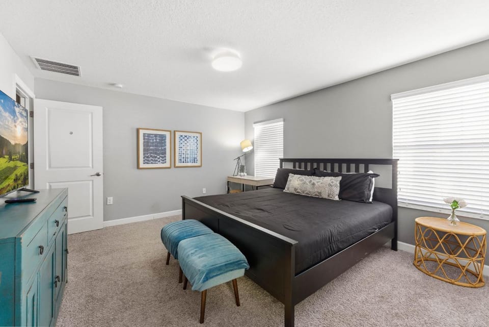 Relaxing 4BR Villa with Pool in Champions Gate House in Four Corners