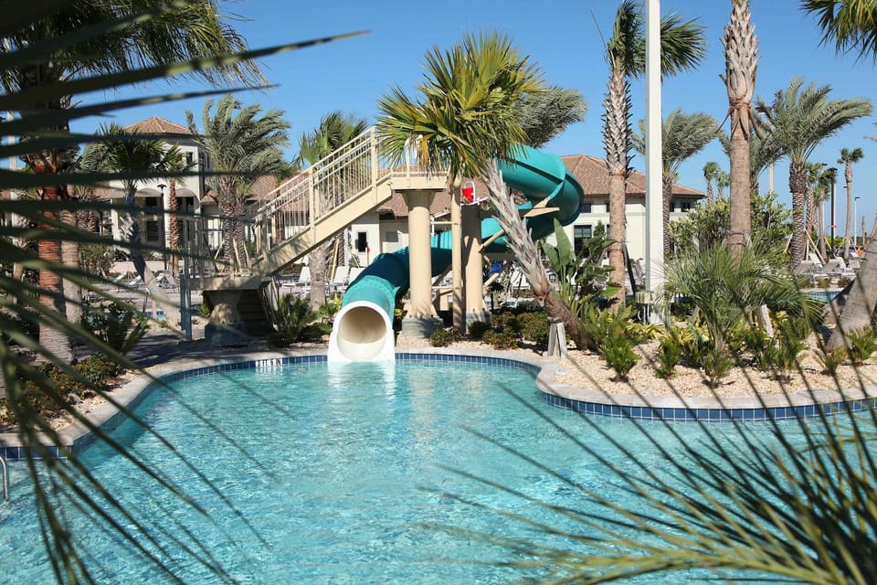 Relaxing 4BR Villa with Pool in Champions Gate House in Four Corners